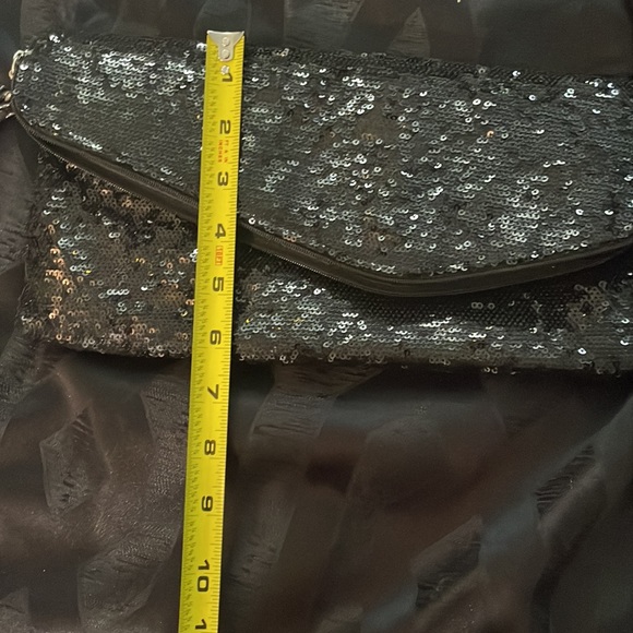 Black sequin wristlet - Picture 6 of 7